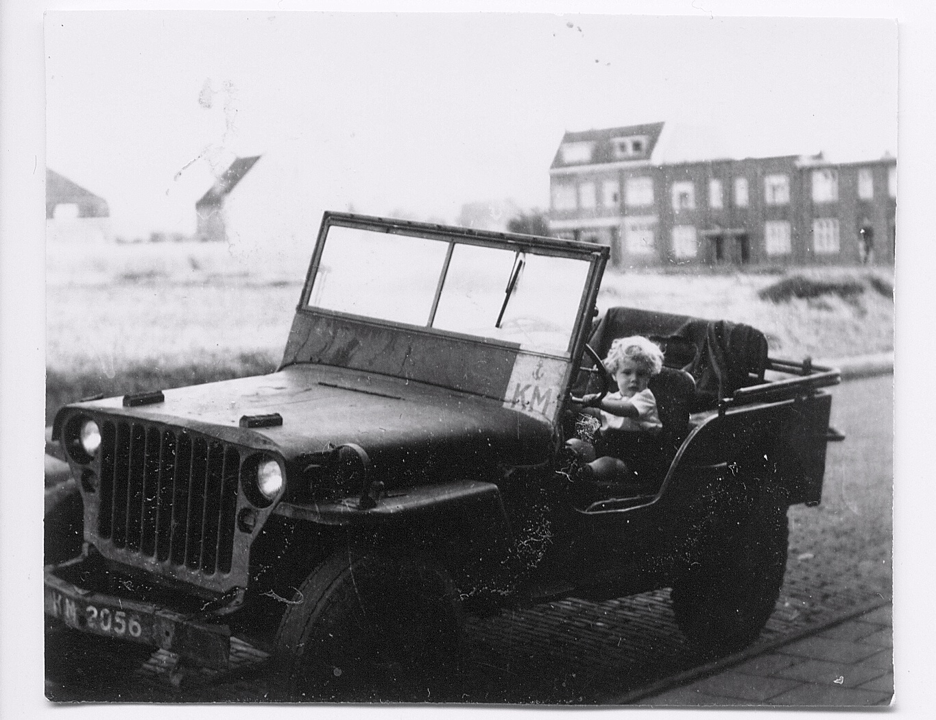 May , 1946, between Maastricht and Aachen. Steve Austen on his way to Europe, short intermission for a photoshoot!