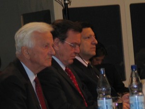 von Weizsäcker, Schröder en Barroso, Berliner Konferenz, 2004, Berlijn.